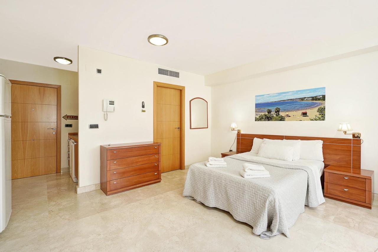 Apartamento En 1ª Linea De Playa, Estepona Centro المظهر الخارجي الصورة